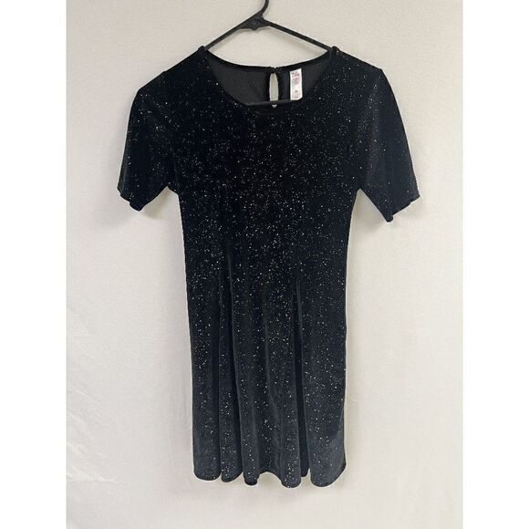 Justice Girls Tunic Short Sleeve Crew neck Velvet with Sequins Dress Black Sz 14 - Picture 1 of 4